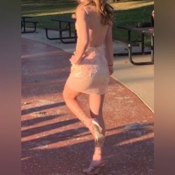 Designer Jovani dress in size zero, peach. Worn once! - Picture 5 of 5